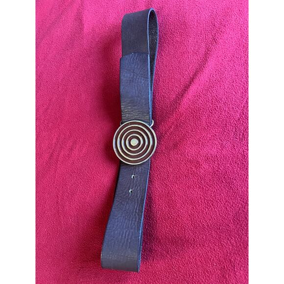 Vintage brown soft leather belt brass tone metal bulls eye target buckle Small - Picture 3 of 9